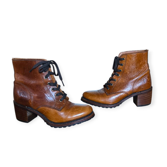 Frye Sabrina 6G Lace Up Distressed Leather Cognac Boot Ankle Booties Size 7.5 - Picture 4 of 10